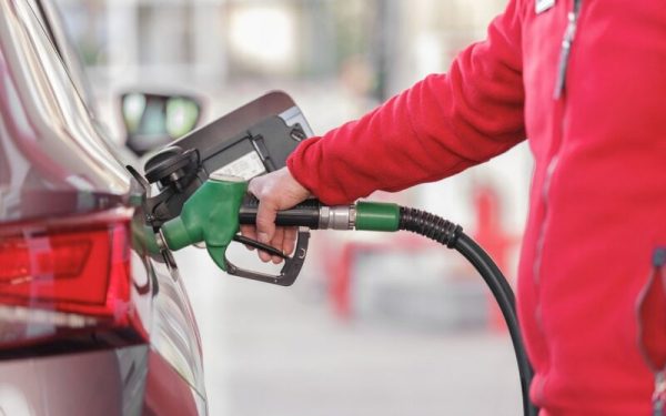 Rast cijena nafte osjetio se i u Zenici: Evo pregleda po pumpama